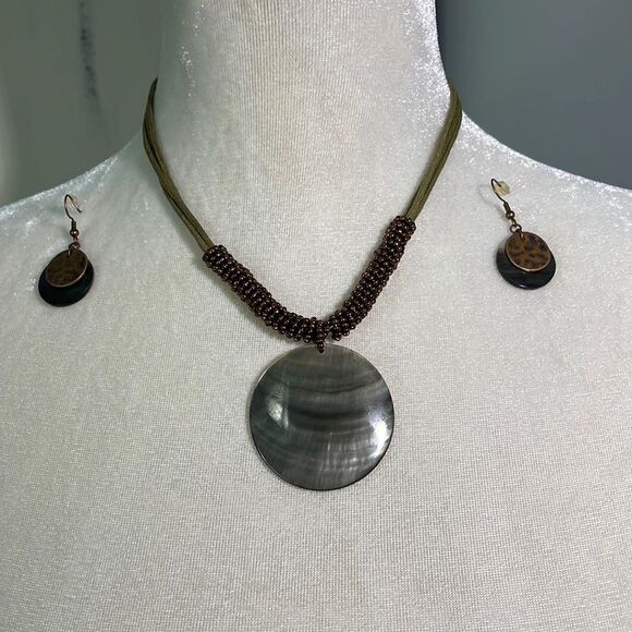 Lia Sophia Necklace set - Picture 1 of 5